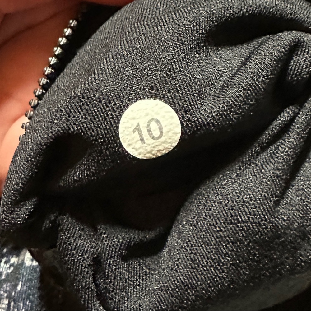 Like New! Lululemon Forme Jacket - Picture 6 of 6